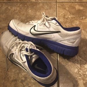 Nike Duel Fusion Sneakers